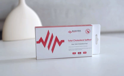 Verpakking van de Cholesterol test kit, ideaal voor het snel en betrouwbaar testen van cholesterol niveaus thuis.
